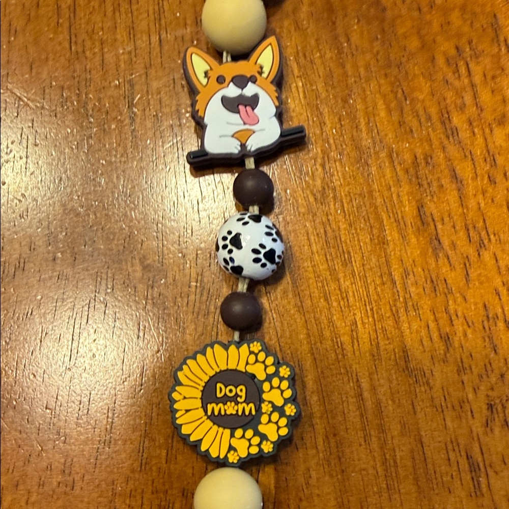 Corgi-Themed Beaded Ornamental Chatma - Picture 5 of 5